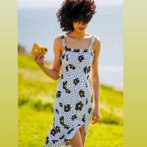 UO Remy Linen Ruffle Square-Neck Midi Dress /Small